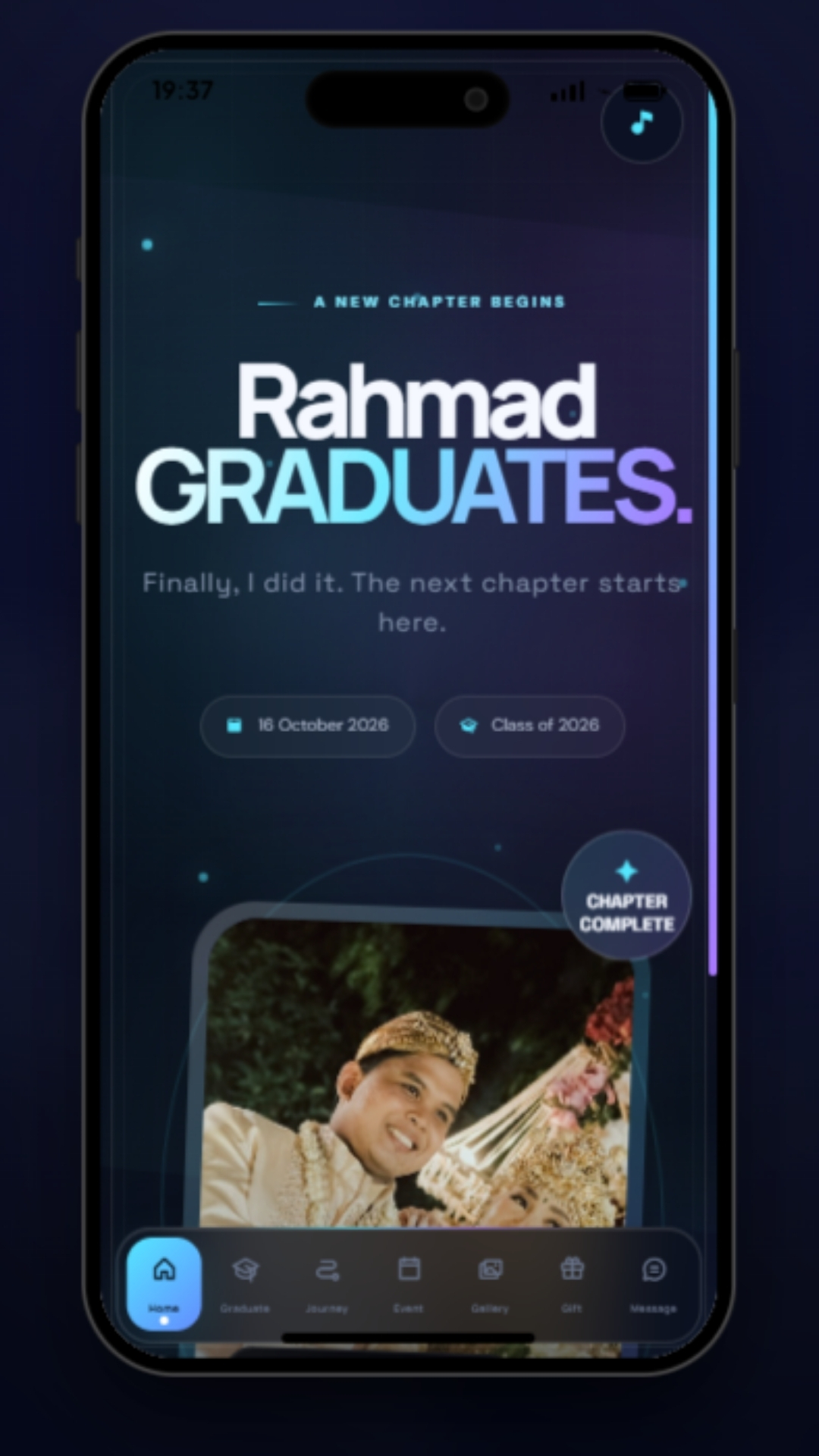 Tema Modern Glass Graduation — undangan digital Wedding & Pernikahan